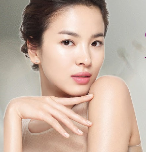 Chăm sóc da mặt miễn phí với tinh chất Collagen từ Mỹ